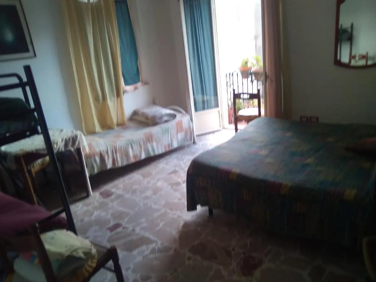 Room In Guest Room - Cozy Large Room For Five People location